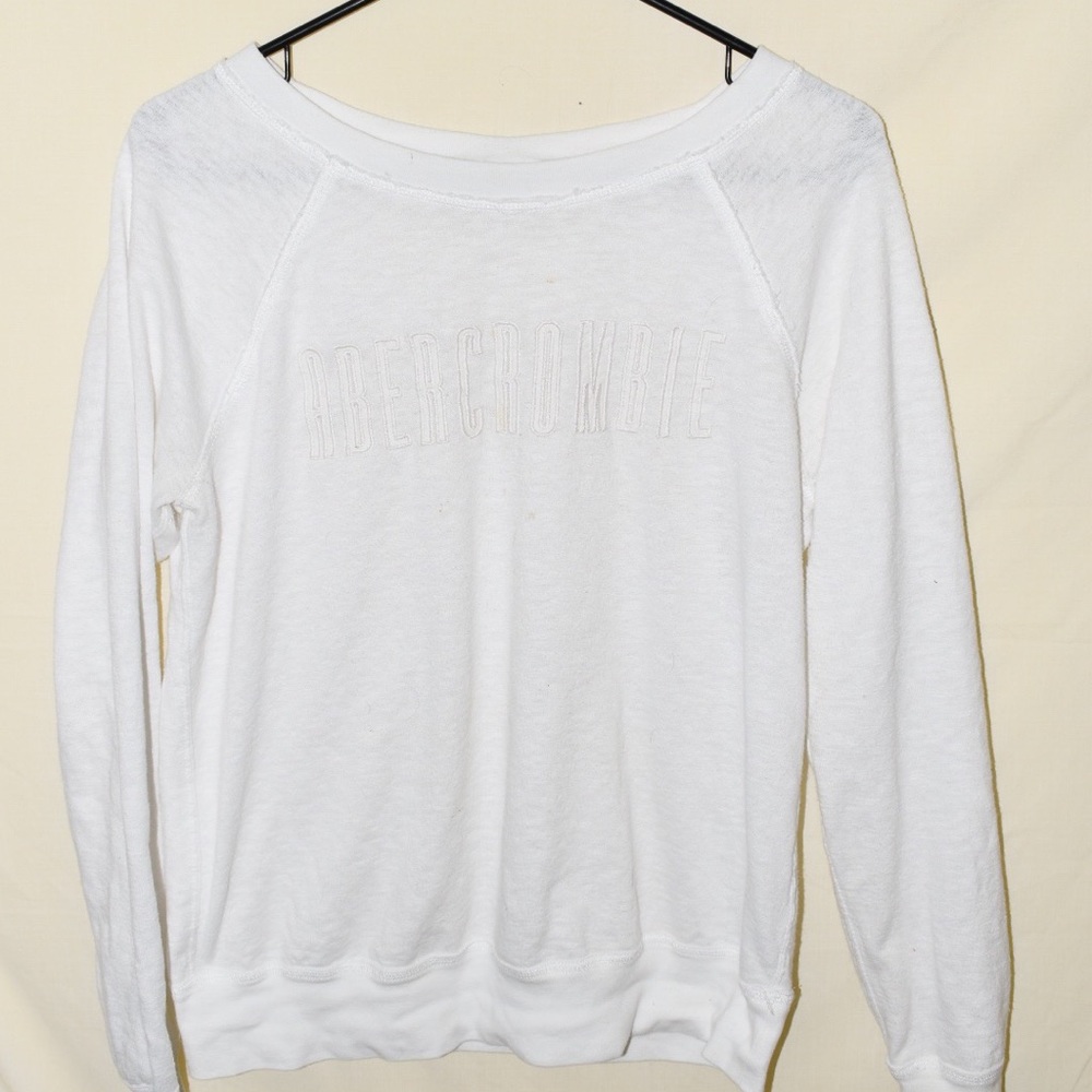 white abercrombie and fitch logo top size m